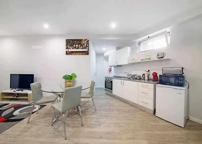 Pena Apartments B By Mth